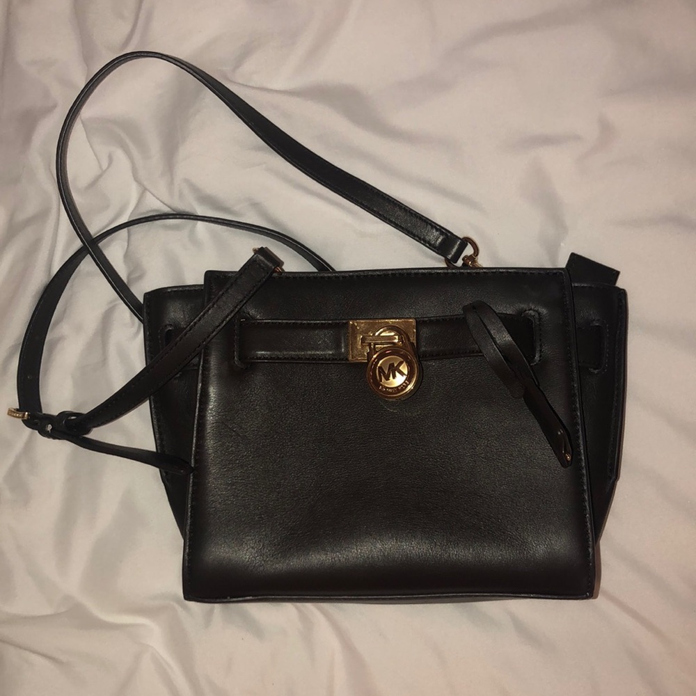 Micheal Kors crossbody purse
